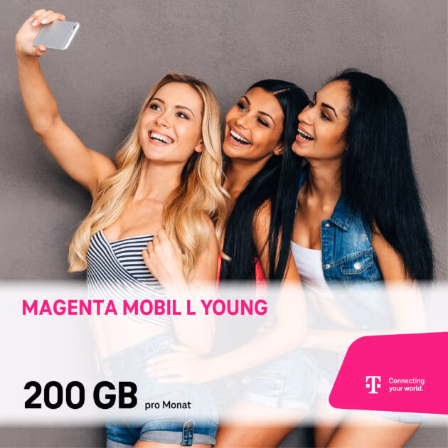 Drei junge Frauen lächeln und machen gemeinsam ein Selfie in legerer Sommerkleidung und werben für "Magenta Mobil S" der Telekom mit 200 GB pro Monat.