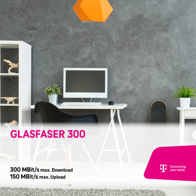 Ein modernes Home-Office mit Telekom-Branding, weißem Schreibtisch, Computer, Stuhl und Regalen wirbt für das MagentaZuhause S mit Glasfaser 300 Internet mit 300 MBit/s Download und 150 MBit/s Upload.